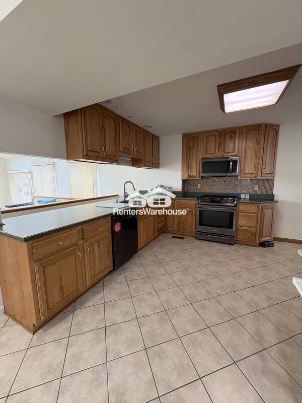 Building Photo - 543 Bayside Dr