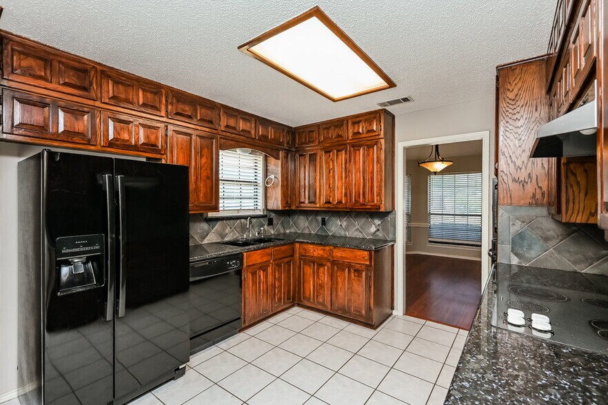Building Photo - 7709 Harmony Dr
