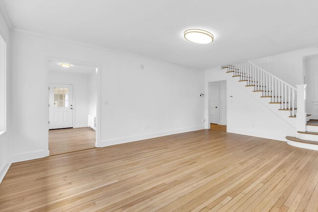 Building Photo - 475 Dobbs Ferry Rd