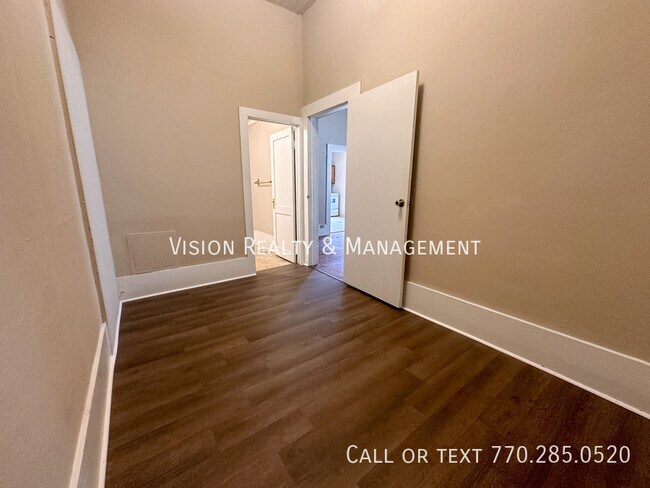 Building Photo - 112B Peachtree St