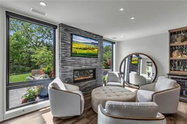 Building Photo - {5842} Luxury Rental in Forrest Ridge Esta...