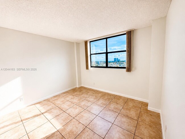 Building Photo - 290 174th St