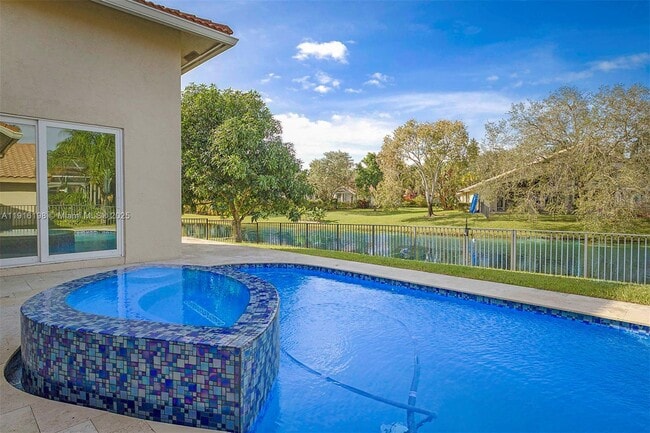 Building Photo - 10133 NW 48th Dr