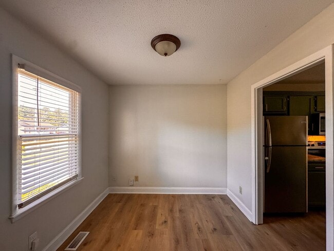 Building Photo - Stylish 3 Bed 2 Bath Home in Jack Britt