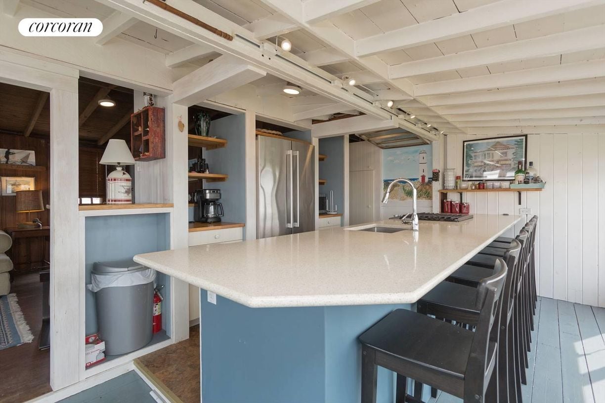 Building Photo - 39 Point Rd