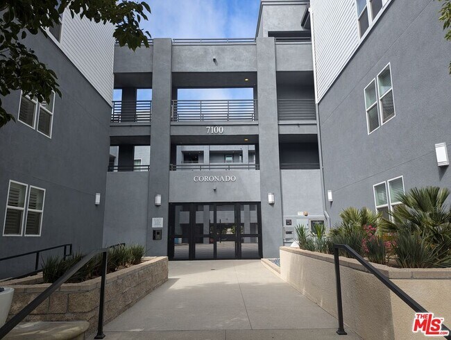 Building Photo - 7100 Playa Vista Dr