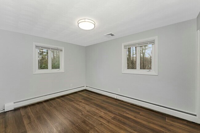 Building Photo - 57 Sloane Dr