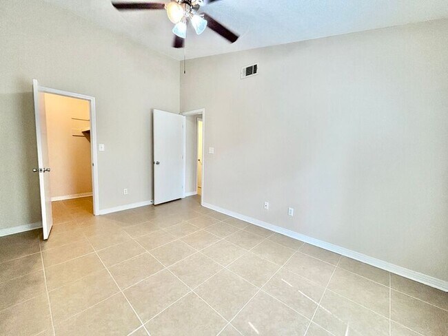 Building Photo - 9345 Chisholm Rd