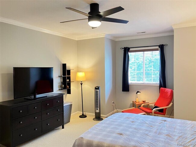Building Photo - 331 Scio Village Ct