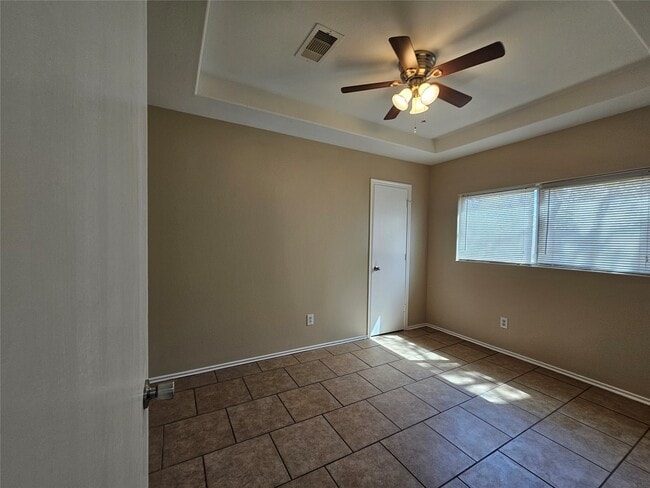 Building Photo - 500 Birch Cluster Ct