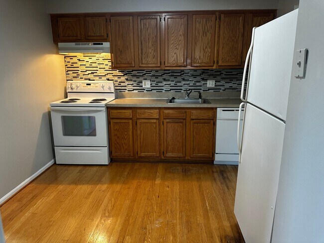 Building Photo - 38584 Meadowdale St