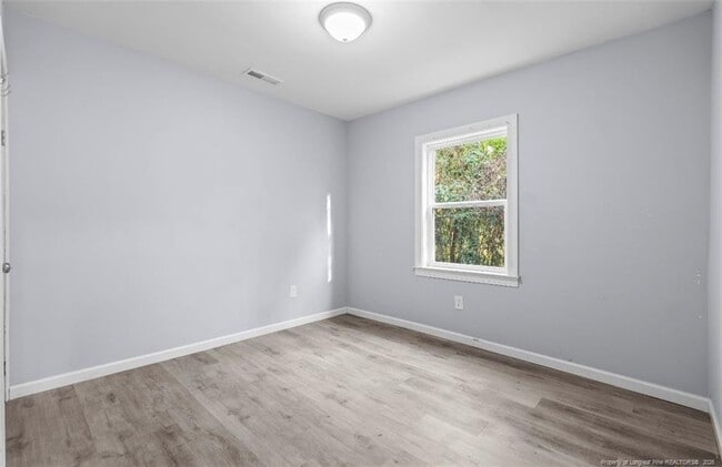 Building Photo - 313 S Racepath St