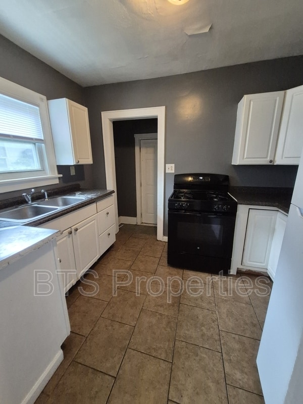 Primary Photo - 3616 NE Monroe St