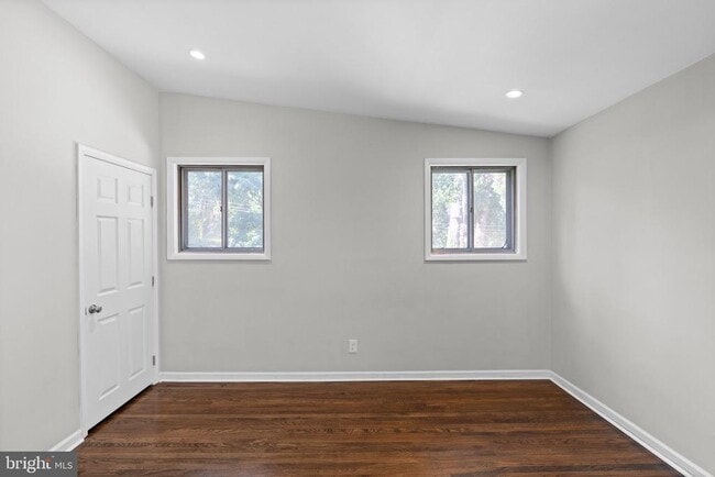 Building Photo - 205 Juniper Rd