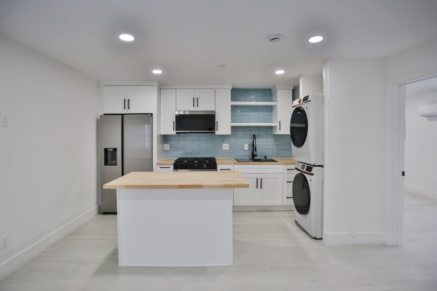 Building Photo - 17165 Pacific Coast Hwy