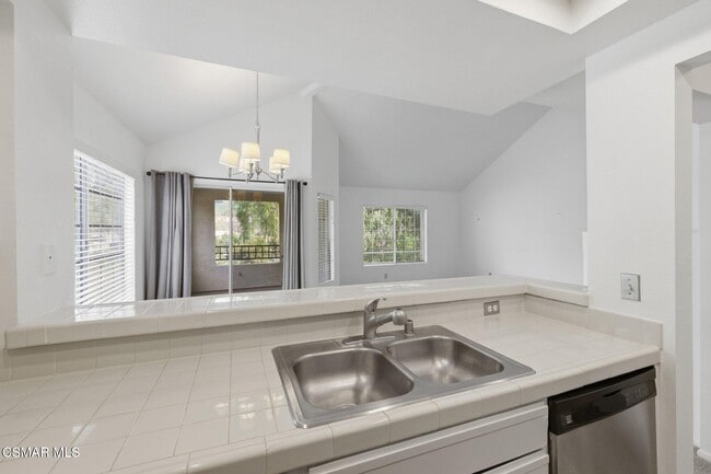 Building Photo - 4240 Lost Hills Rd