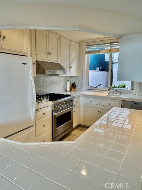 Building Photo - 1009 North Bay Front