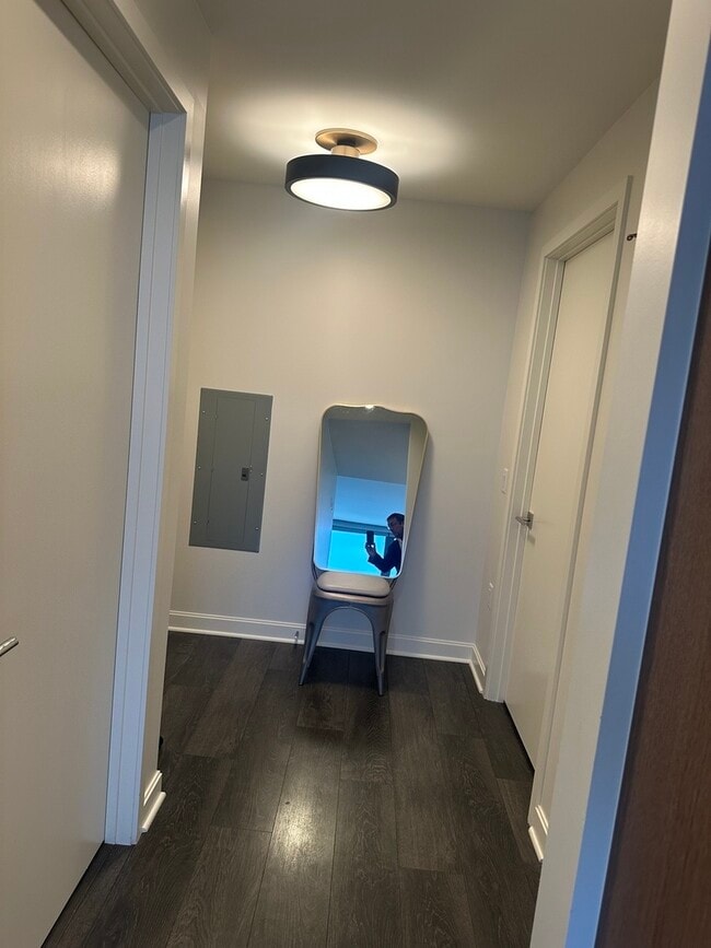 Building Photo - 164 N Peoria St