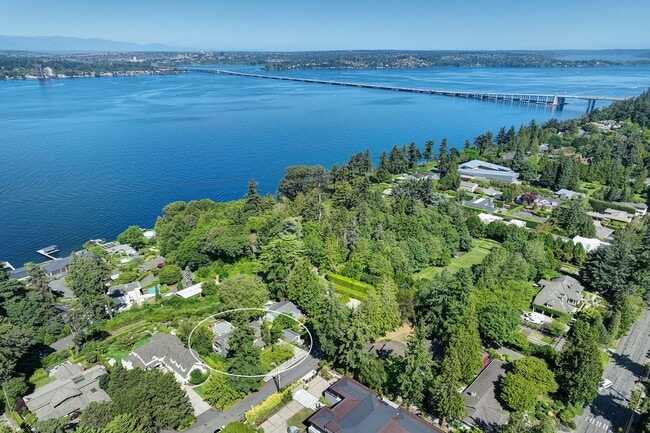 Building Photo - 5Bd/3.5Ba Medina Home