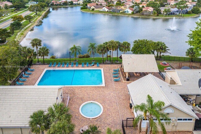 Building Photo - 10766 Crescendo Cir