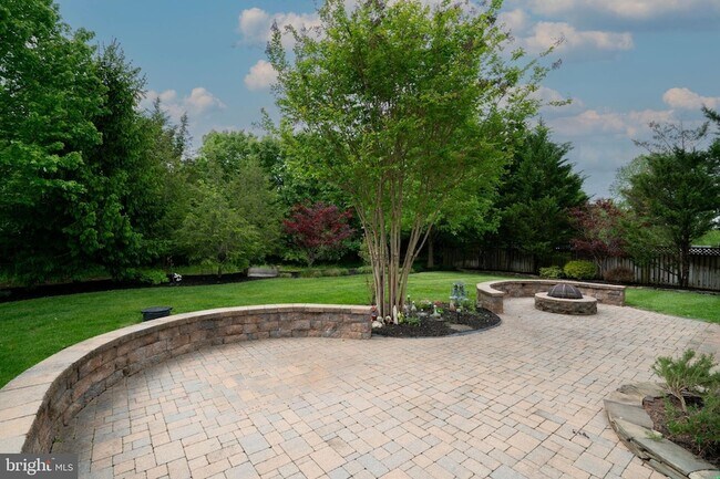 Building Photo - 10955 Southcoate Village Dr