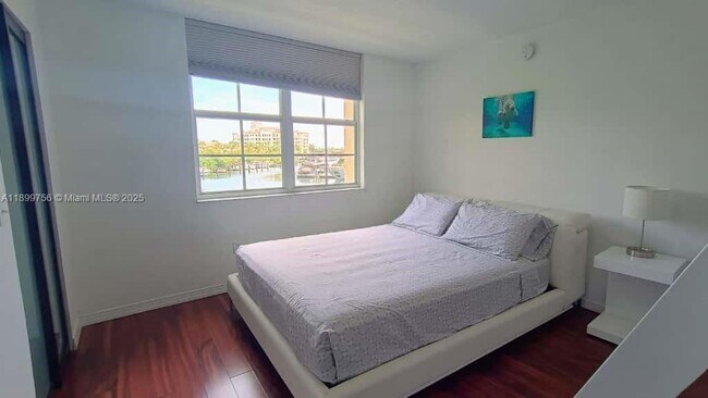 Building Photo - 19999 E Country Club Dr