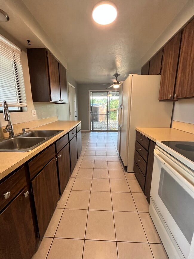 Building Photo - 507 Tindall Ave