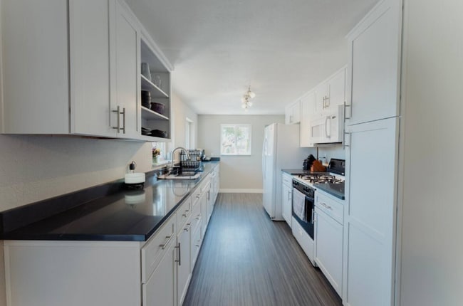 Building Photo - 9810 NE 3rd St