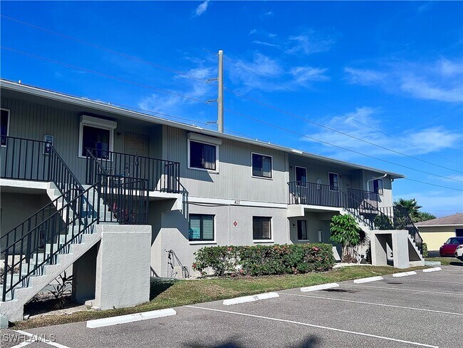 Primary Photo - 423 Cape Coral Pkwy W
