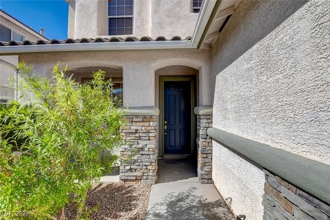 Building Photo - 10808 Wallflower Ave