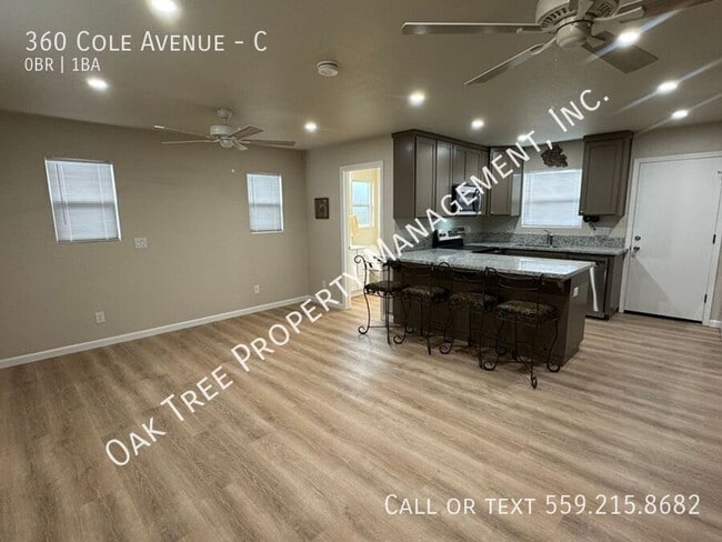 Building Photo - 360 Cole Ave