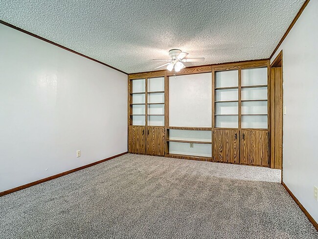 Building Photo - The Sterling - 2 Bedroom 1 Bathroom with inside laundry