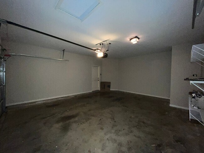 Building Photo - Fall in Love with Where You Live. Located in North Columbus