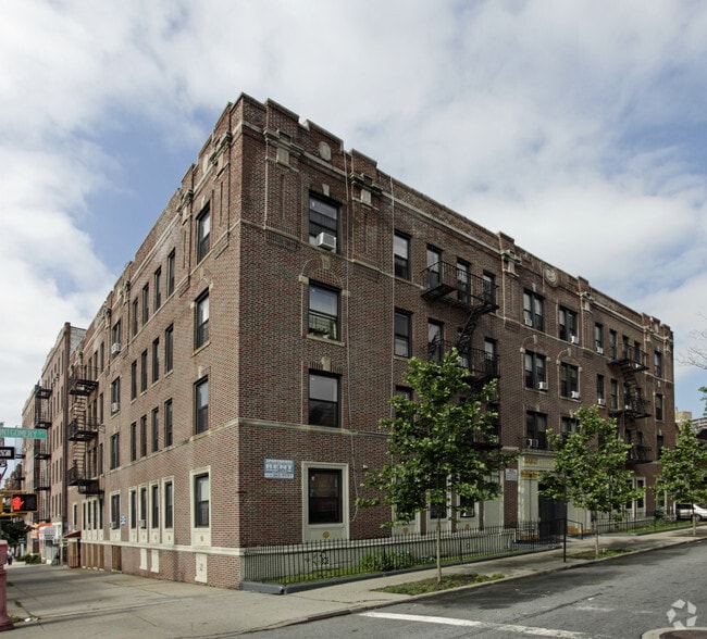 Building Photo - Woodrow Wilson Court