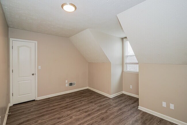 Building Photo - 109 St Michaels Ln