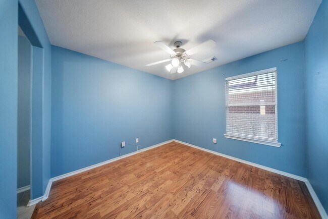 Building Photo - 6715 Rockwall Trail Dr