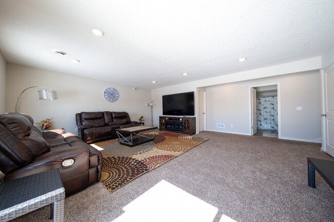 Building Photo - 8525 Titanium Cir