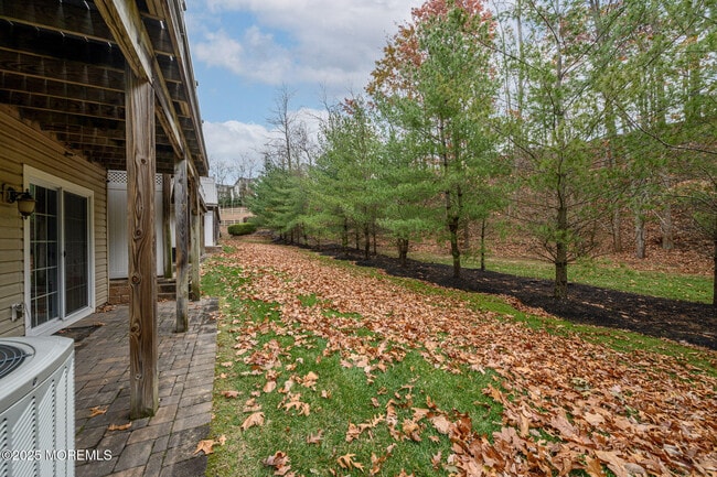 Building Photo - 25 White Oak Ln