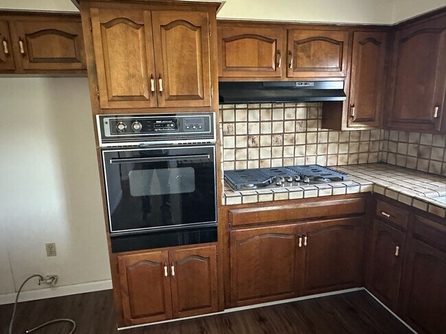 Building Photo - 11465 Ave 200