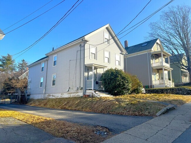 Primary Photo - 38 Cottage St