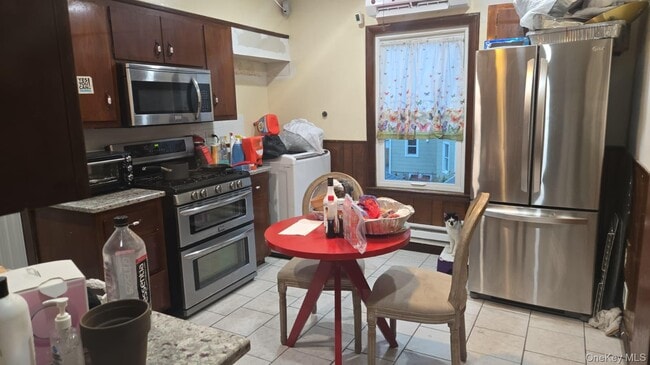 Building Photo - 222 Lockwood Ave