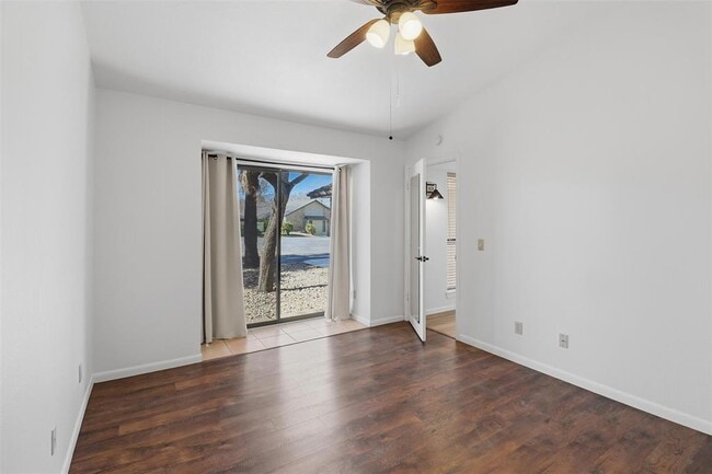 Building Photo - 100 Bay Point Dr