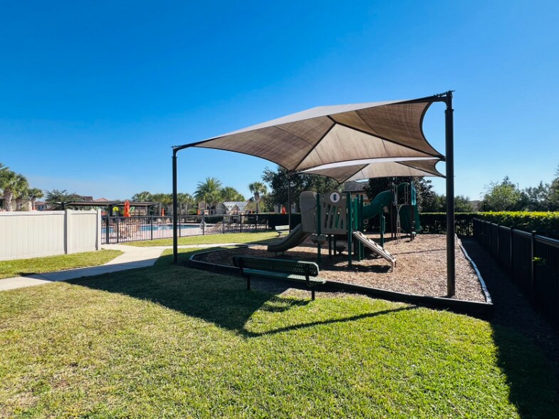 Building Photo - 14320 Swanley St