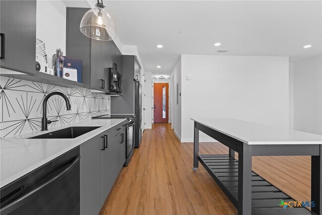 Building Photo - 2165 Gabriels Pl