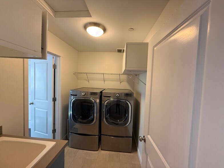 Building Photo - 3528 192nd Pl SE