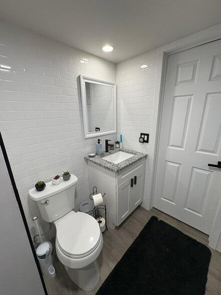 Building Photo - 303 Arabian Rd