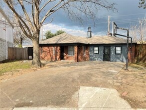 Building Photo - 213 Alexander Ct