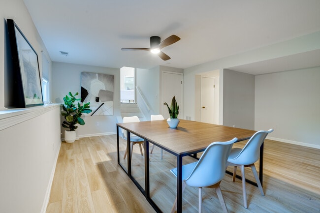 Coworking Area - 5471 Braddock Ridge Dr