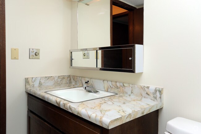 Columns Iv Springfield Mo Apartment Finder 2br 880sf Bathroom Columns Iv