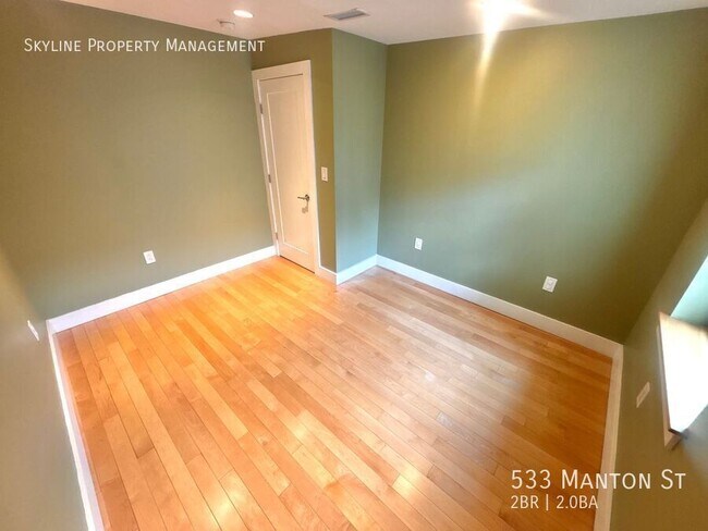 Building Photo - 533 Manton St